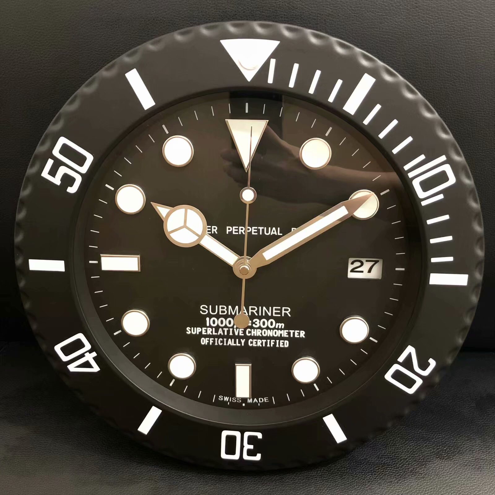 R SUB Wall Clocks All Black with Luminous - Click Image to Close